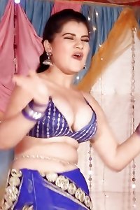 Indian porn star Bhabi Komal Dancing